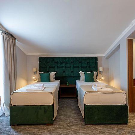 פודגוריצה Hotel Ideall מראה חיצוני תמונה