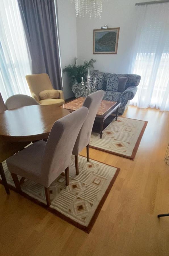 פודגוריצה Hotel Ideall מראה חיצוני תמונה