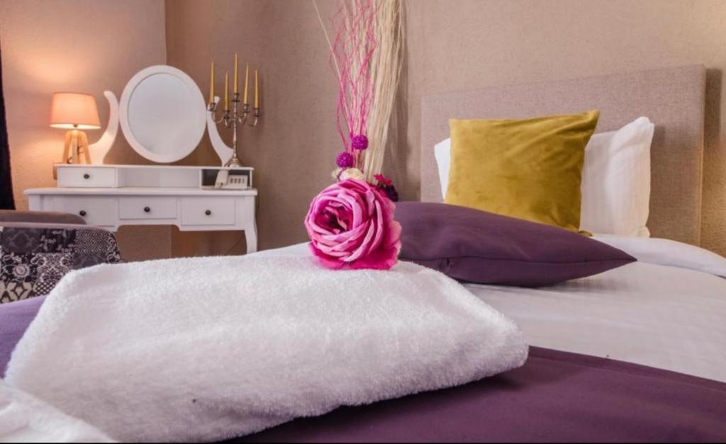 פודגוריצה Hotel Ideall מראה חיצוני תמונה