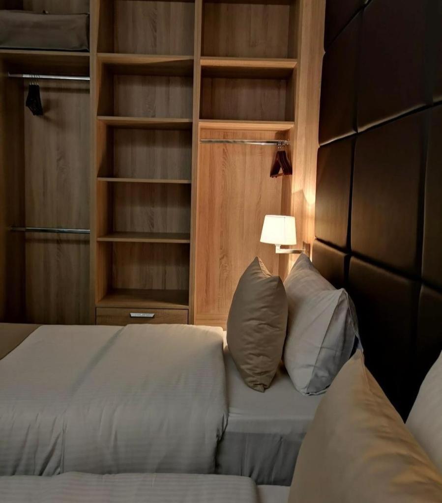 פודגוריצה Hotel Ideall מראה חיצוני תמונה