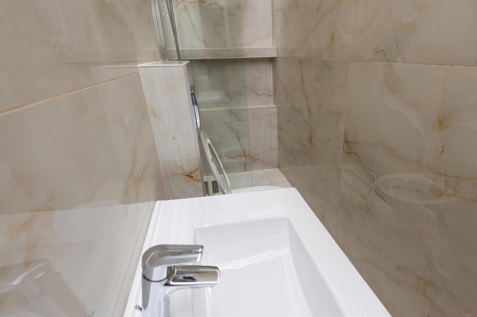 פודגוריצה Hotel Ideall מראה חיצוני תמונה