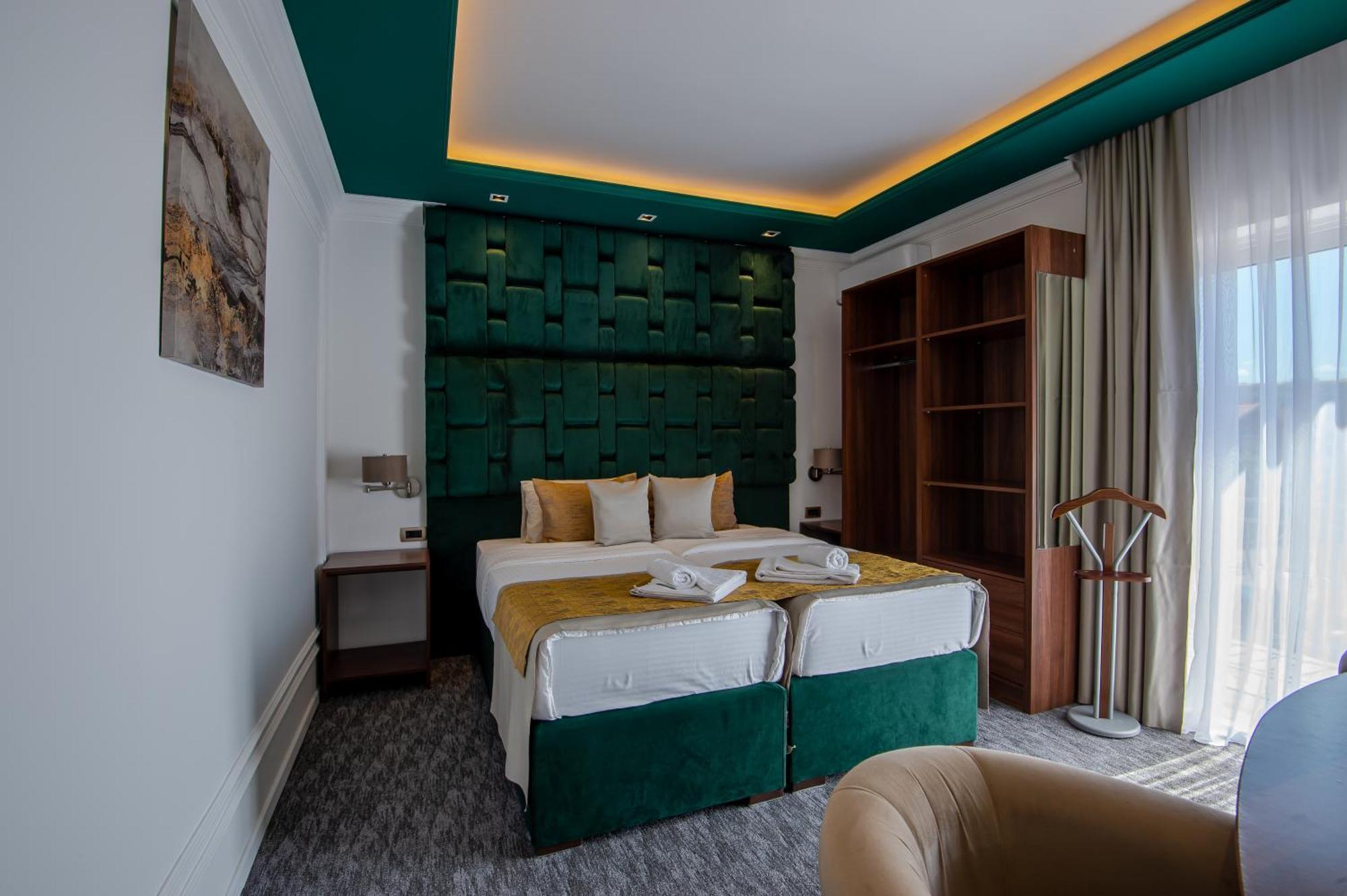 פודגוריצה Hotel Ideall מראה חיצוני תמונה