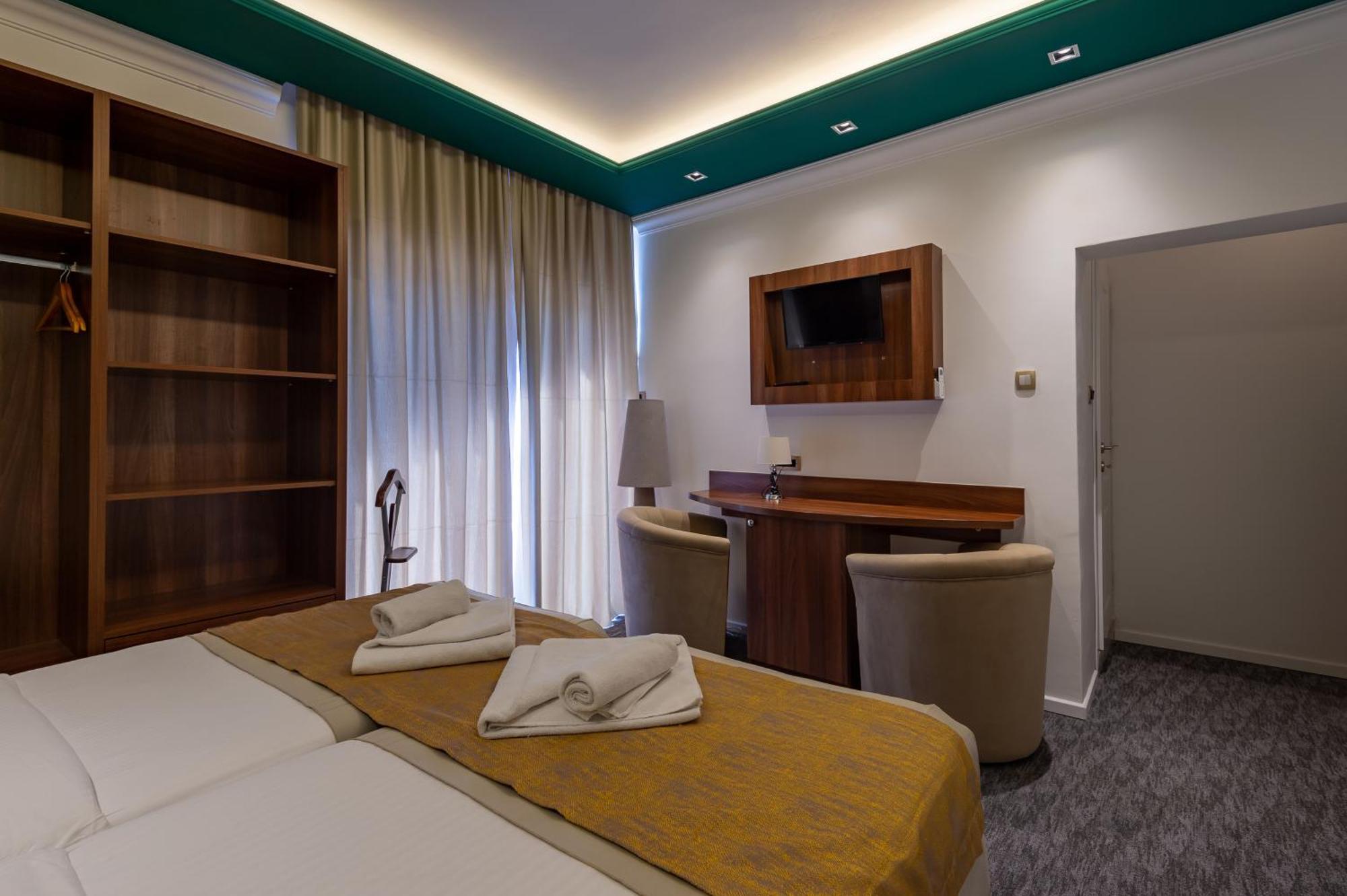 פודגוריצה Hotel Ideall מראה חיצוני תמונה