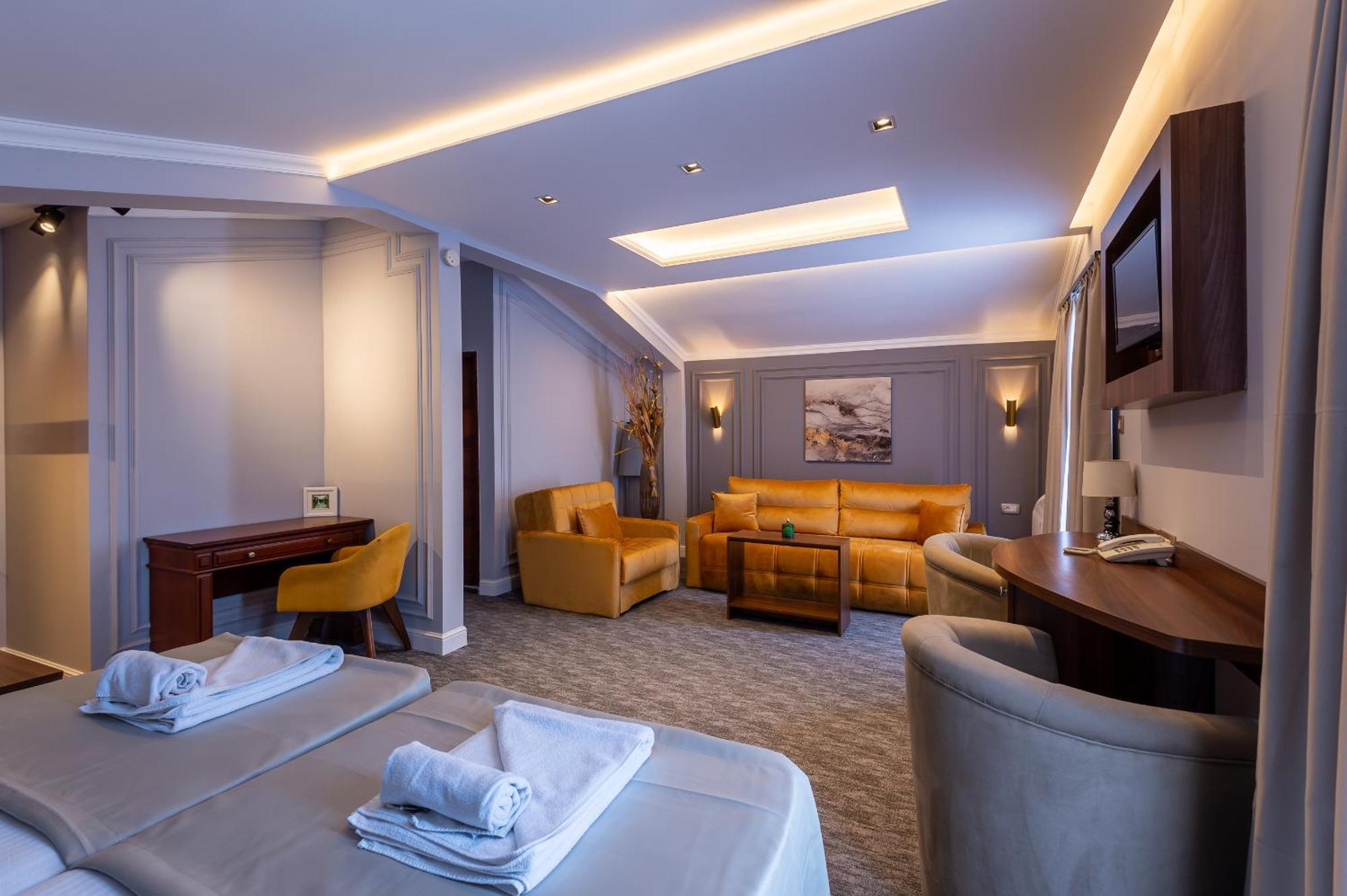 פודגוריצה Hotel Ideall מראה חיצוני תמונה