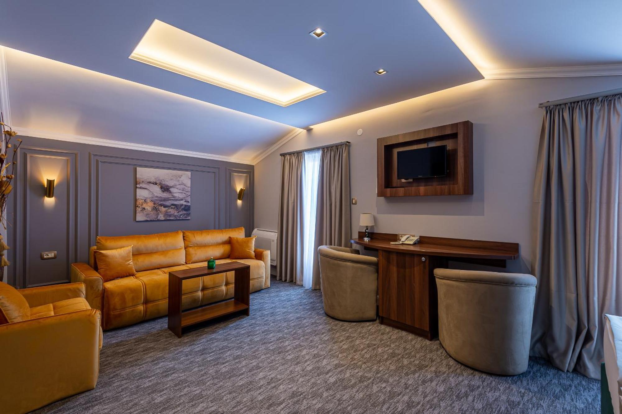 פודגוריצה Hotel Ideall מראה חיצוני תמונה