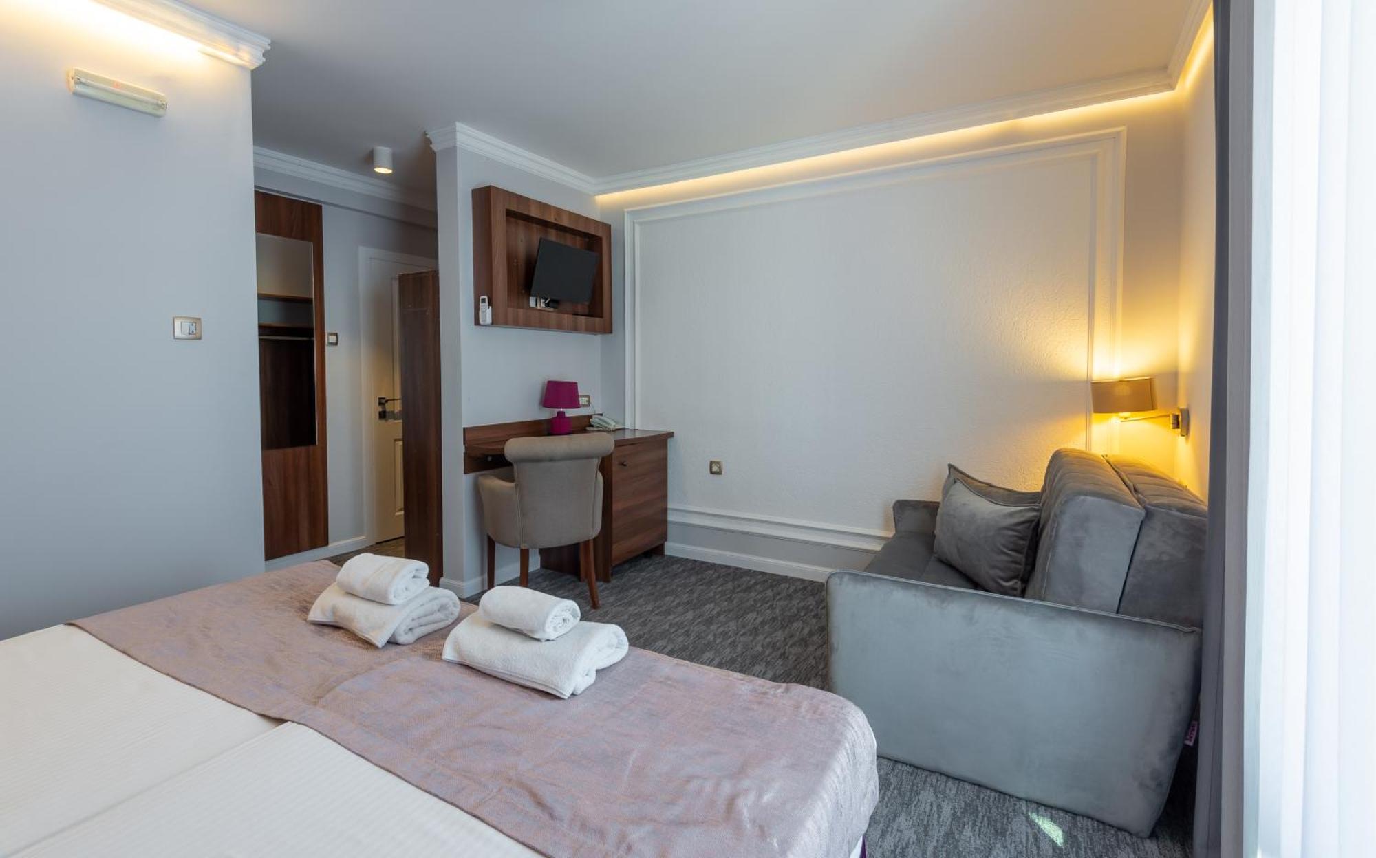 פודגוריצה Hotel Ideall מראה חיצוני תמונה