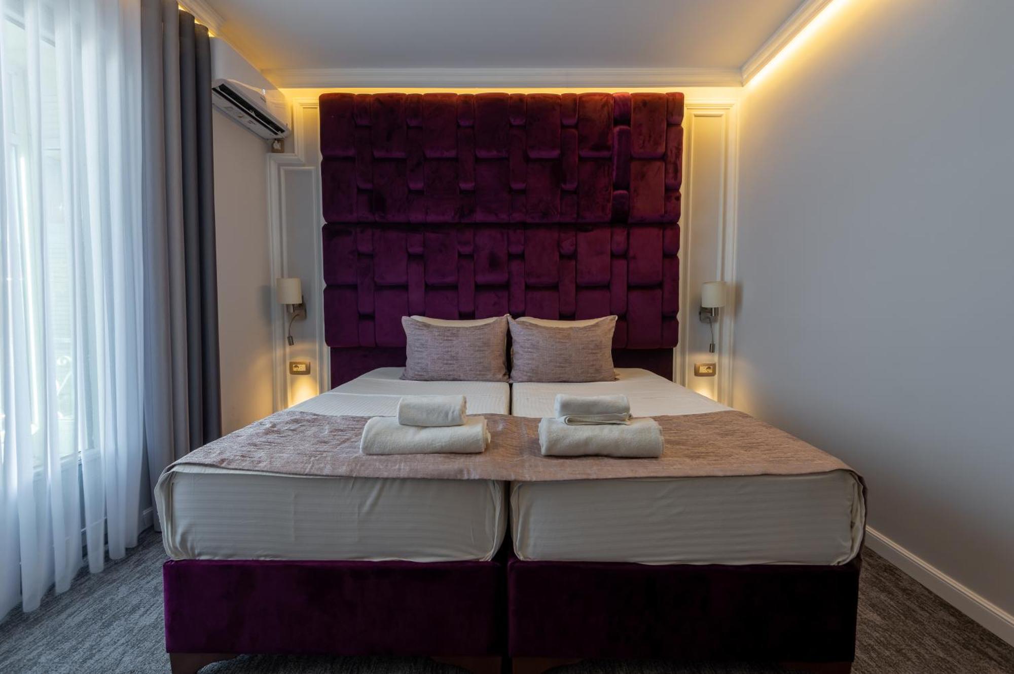 פודגוריצה Hotel Ideall מראה חיצוני תמונה